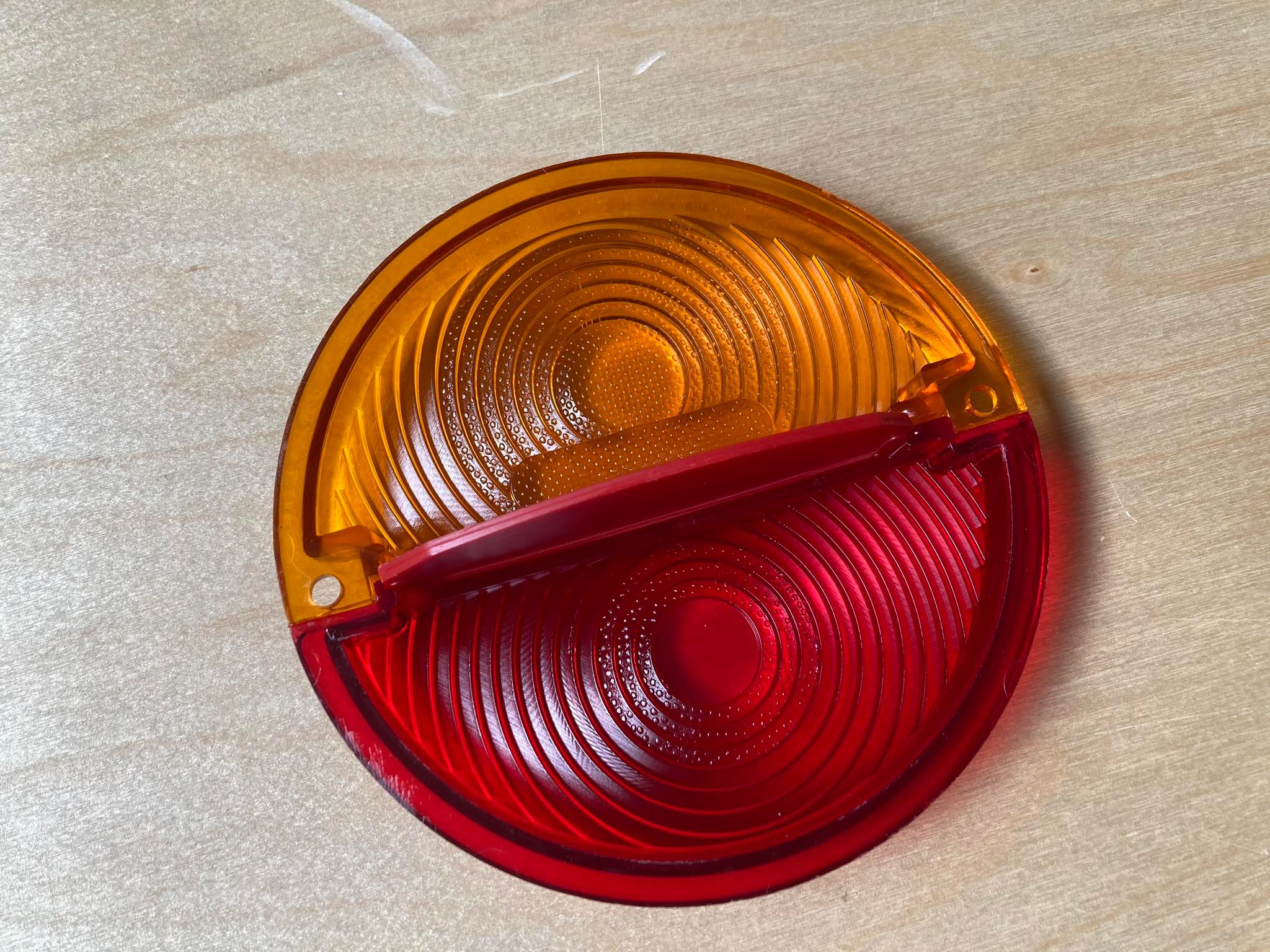 Kryt zadního světla dvoudílný - Praga V3S