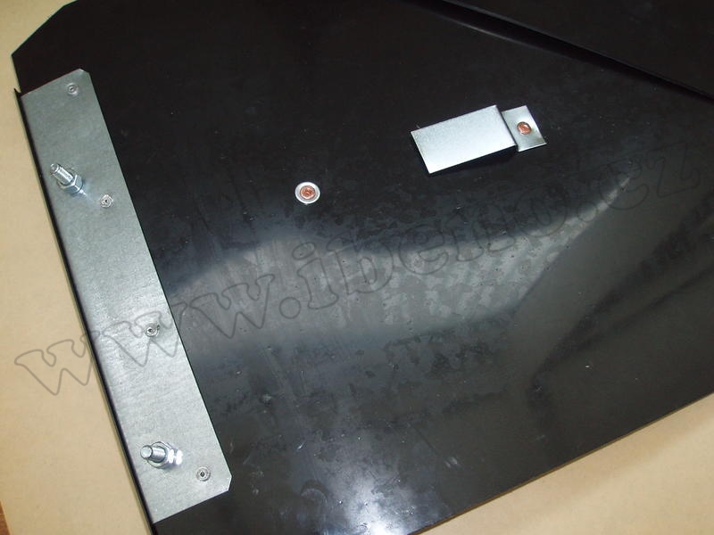 Lapače nečistot, zástěrka s plechem šířka 40 cm - Zetor URI