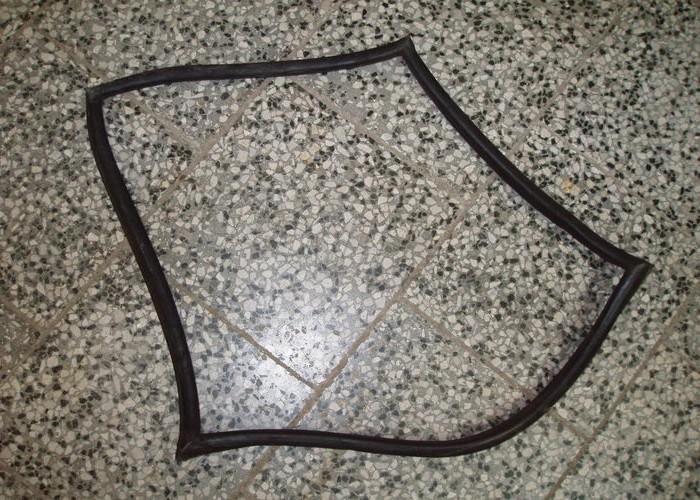 Těsnění pravé spodní - Zetor URI