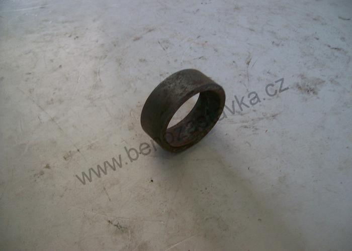 Distanční kroužek - Zetor URII