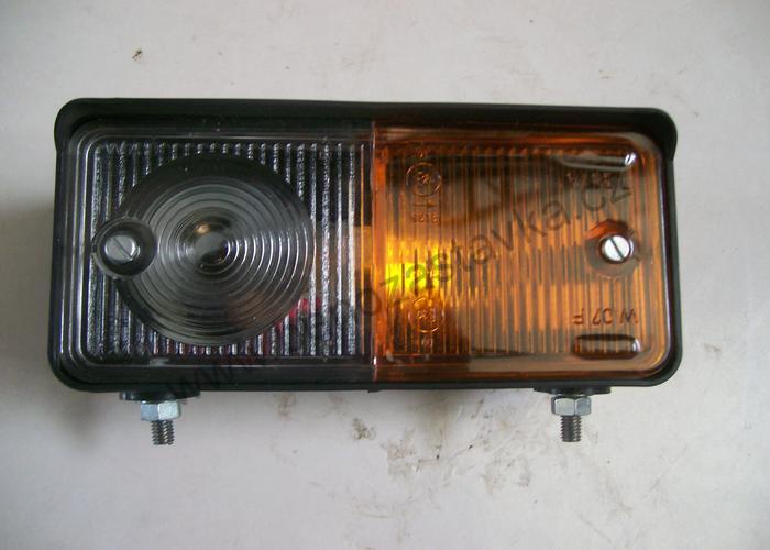 Směrové světlo pravé - Zetor URII