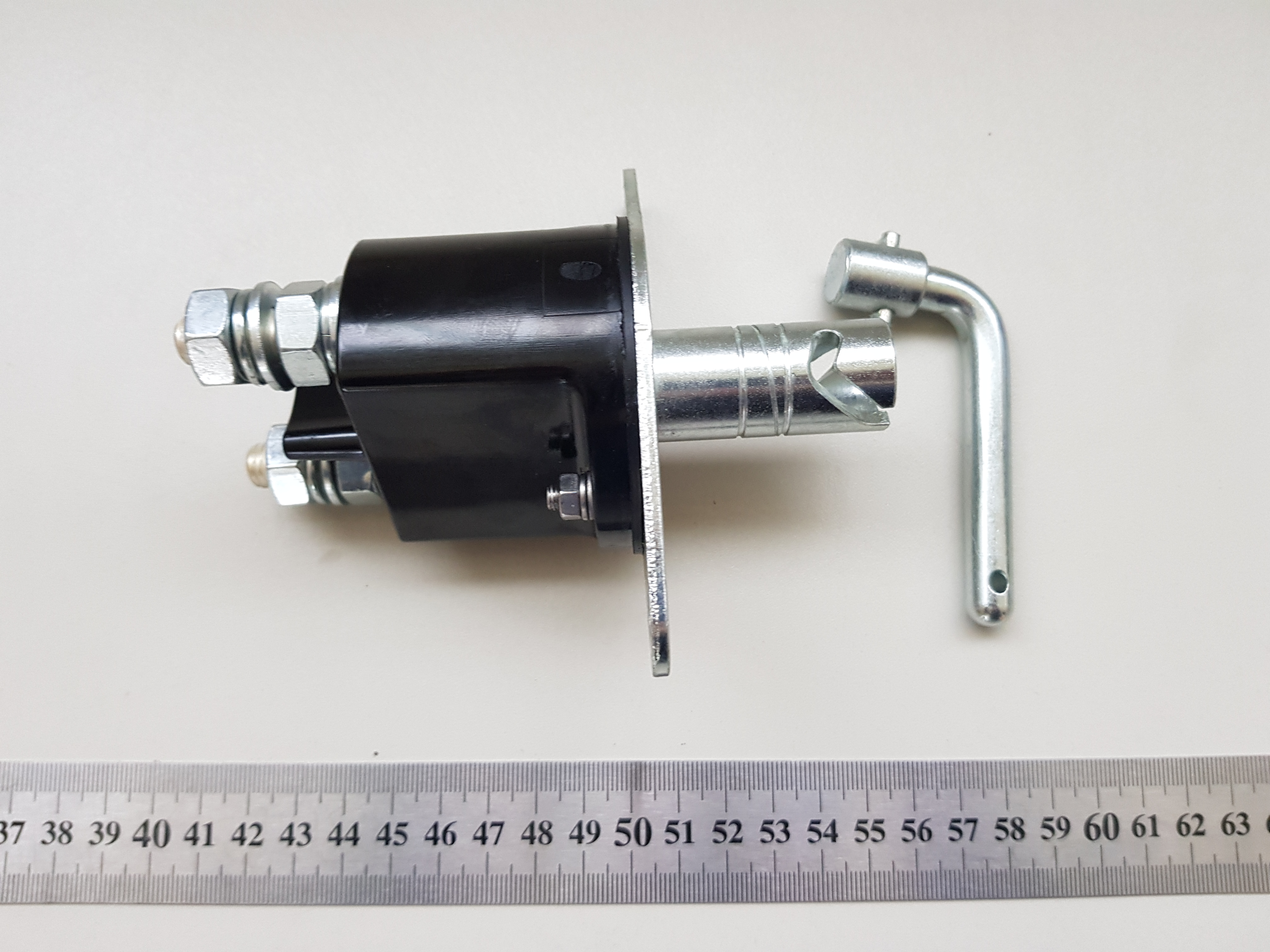 HELLA - Robustní odpojovač baterie 2500A/5000A