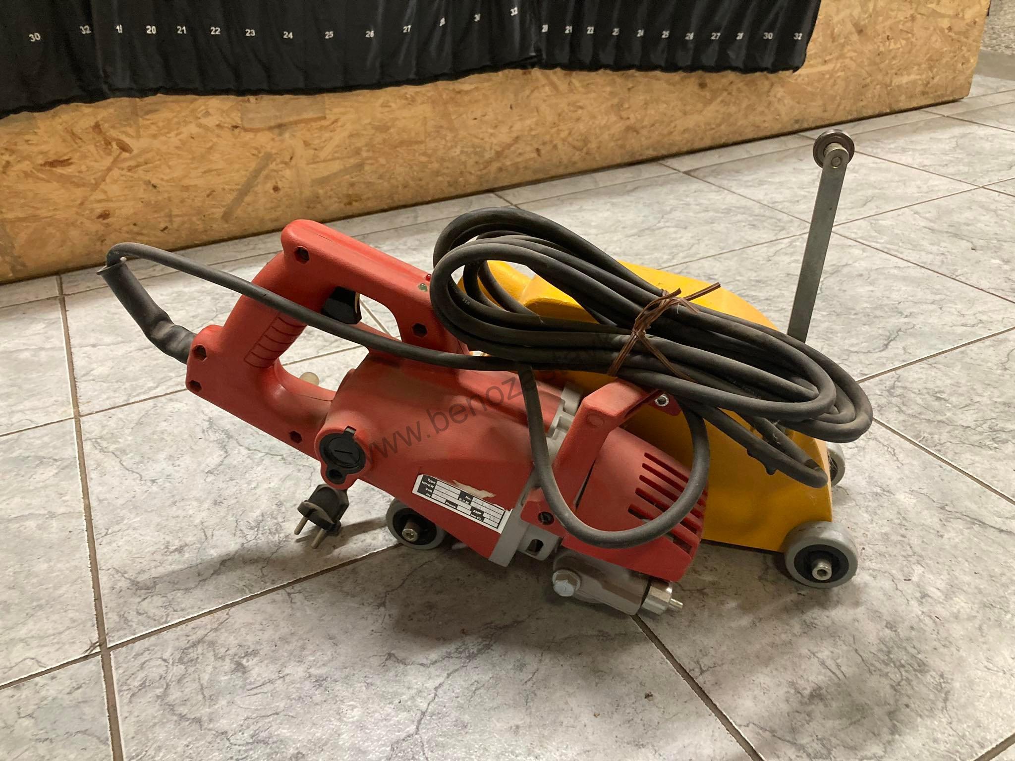 Řezačka spár betonu TYP GS 230D