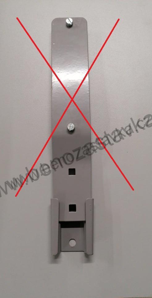 Držák trojuhelníku spodní široký