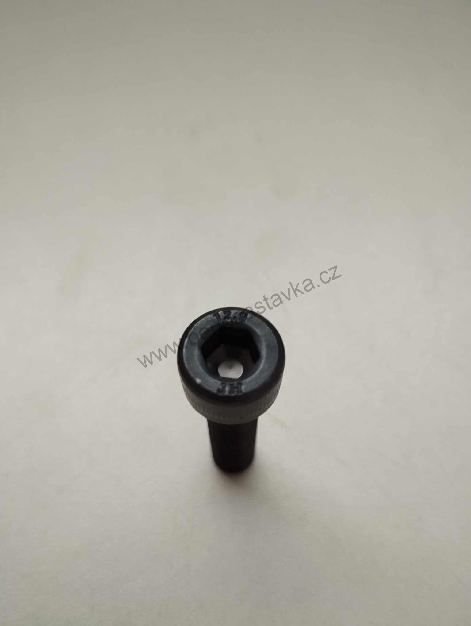 Šroub M10x1x40 imbus jemný závit