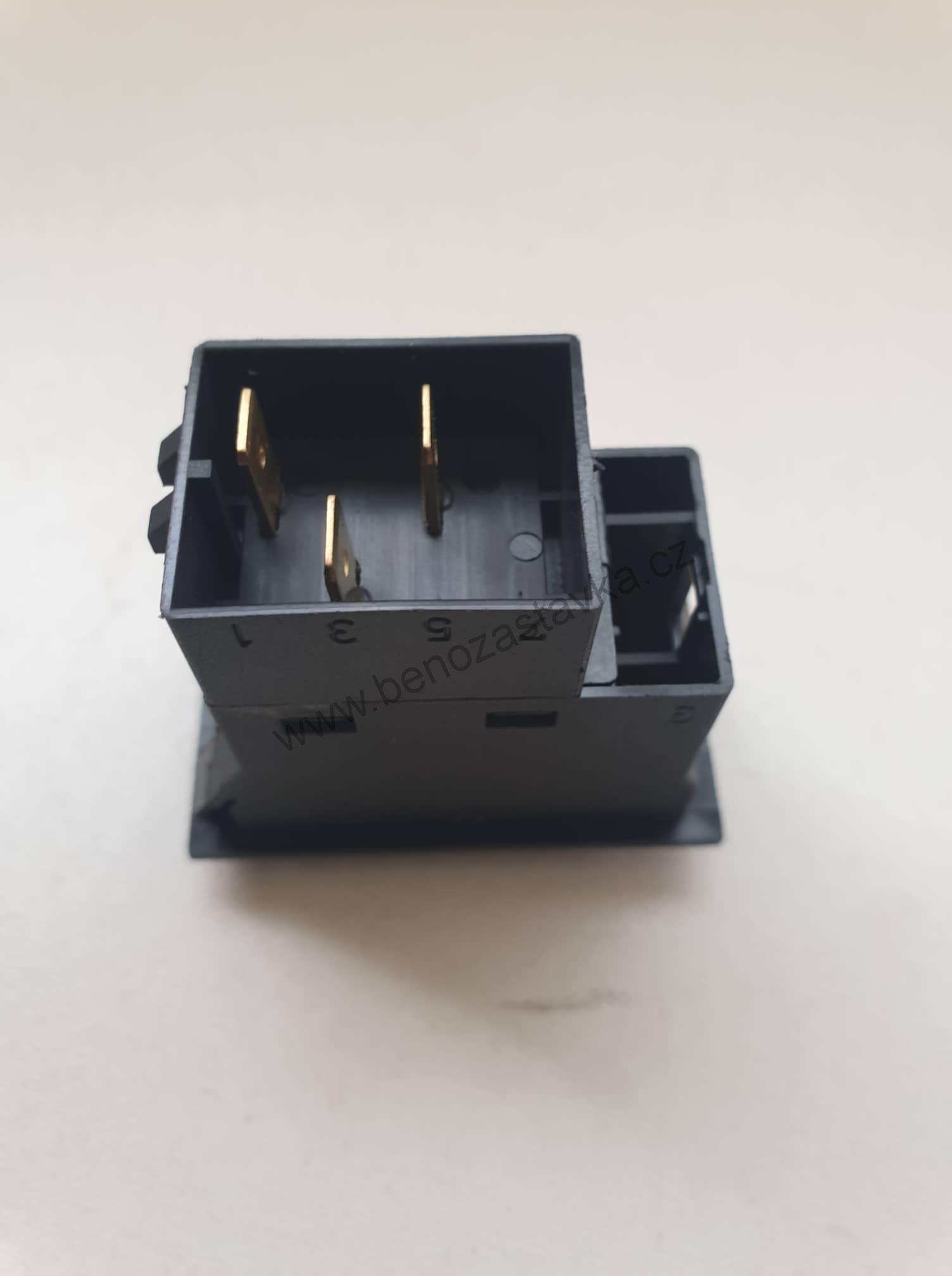 Přepínač tlumených a obrysových světel - Zetor