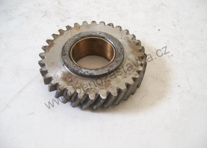 Vložené kolo s pouzdrem - Zetor URII