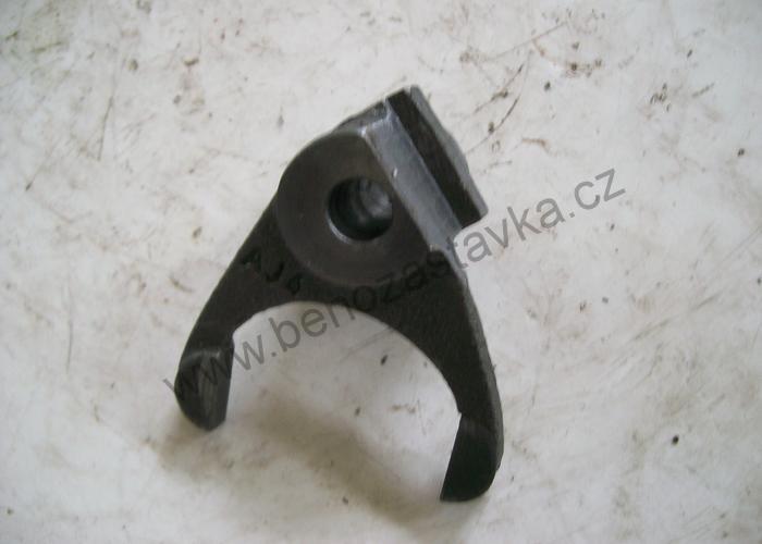 Řadící vidlička - Zetor URIII