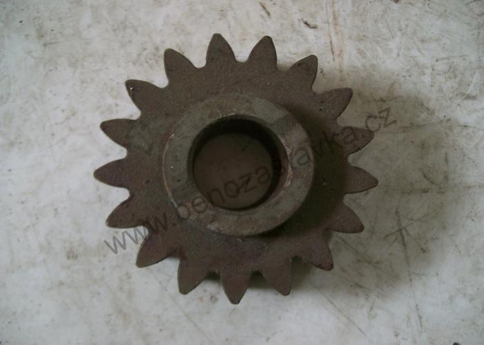 Vložené kolo zpětného chodu - Zetor URIII