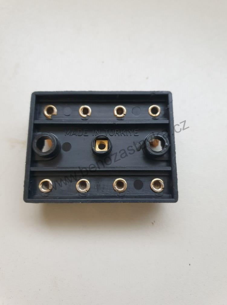 Pojistková skříňka 4 polohy, 60x45x30 - Zetor