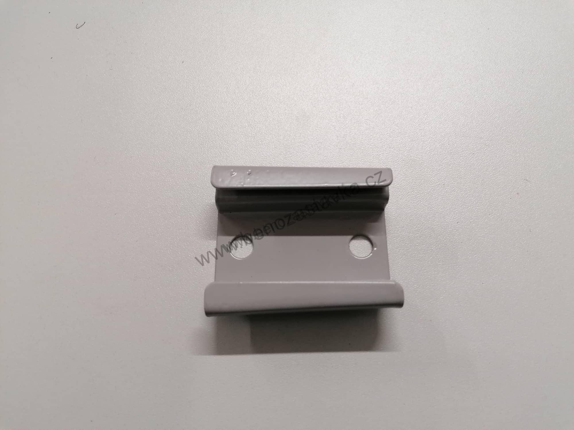 Držák trojuhelníku spodní široký