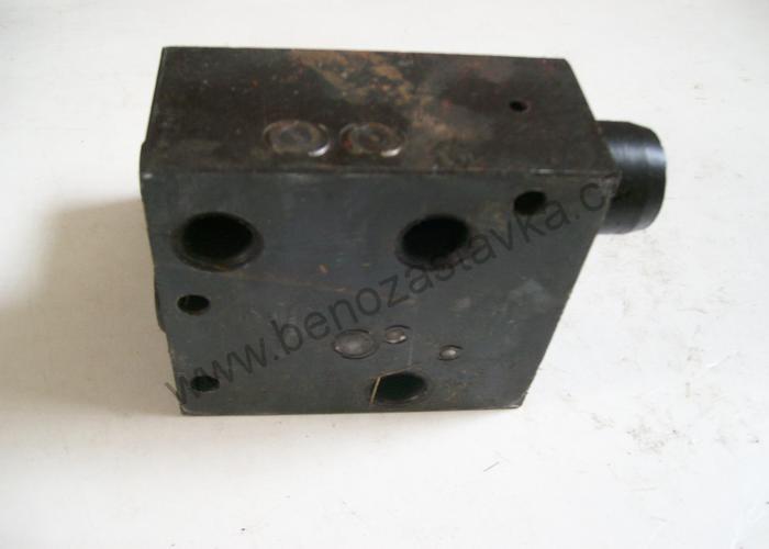 Těleso rozváděče - Zetor URII