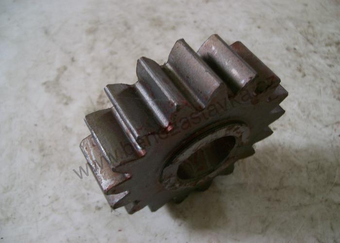 Vložené kolo zpětného chodu - Zetor URIII