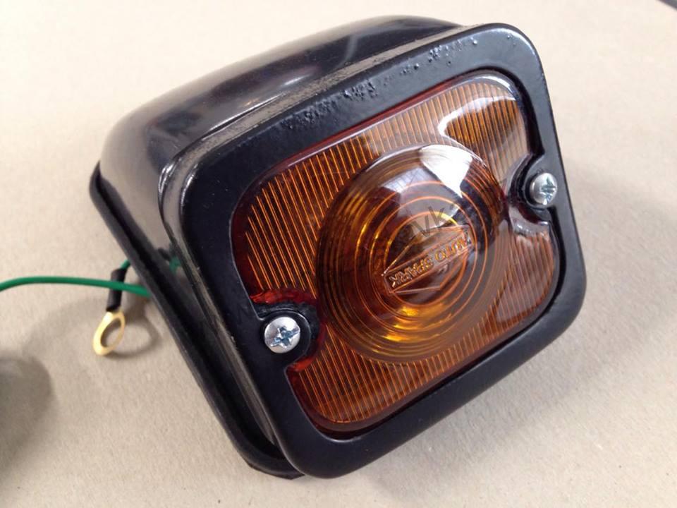 Přední sdružený ukazatel směru oranžový, blinkr - Zetor