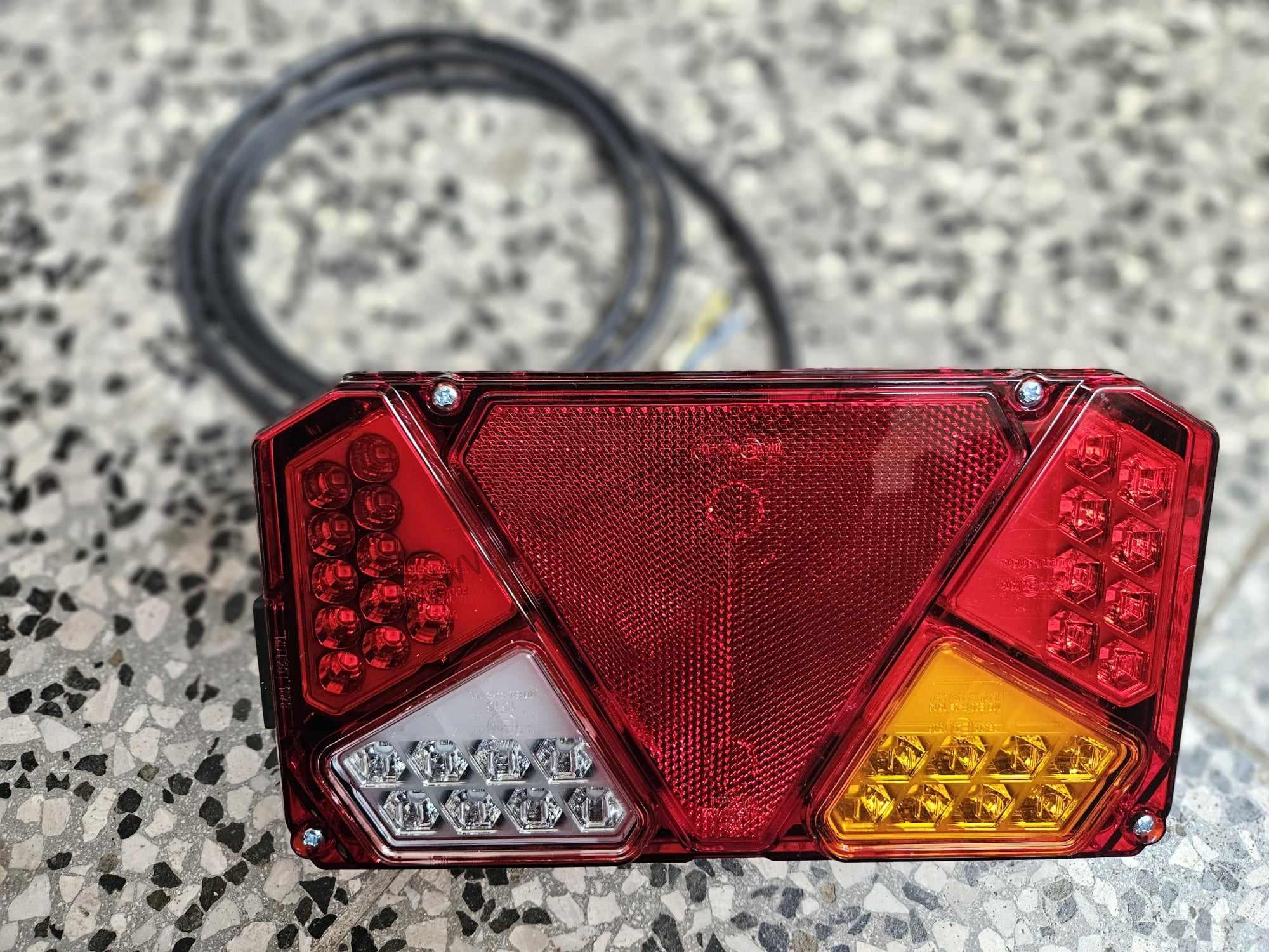 Zadní světlo LED levé 12/24V
