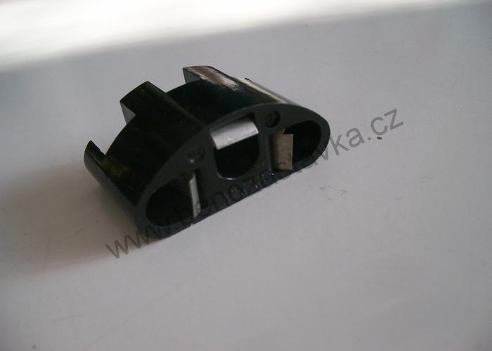 Zásuvka asymetrické žárovky, patice - Zetor