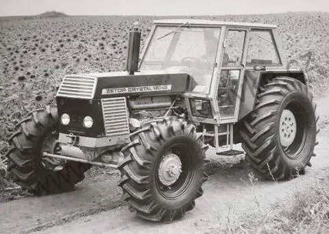 Sklo přední spodní - Zetor URII