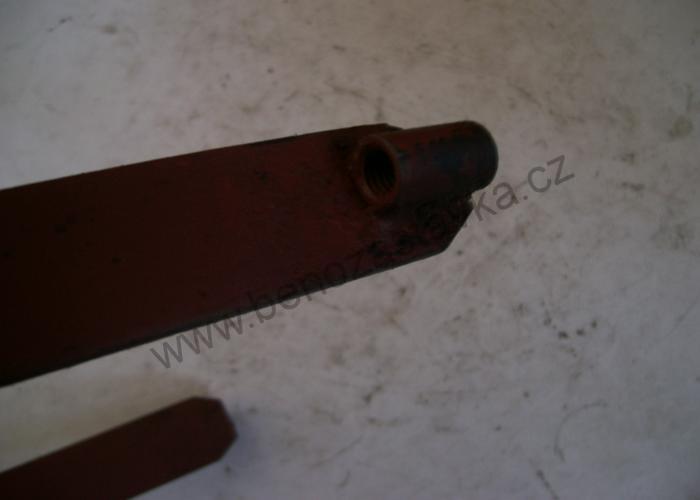 Držák přídavné nádrže - Zetor URII