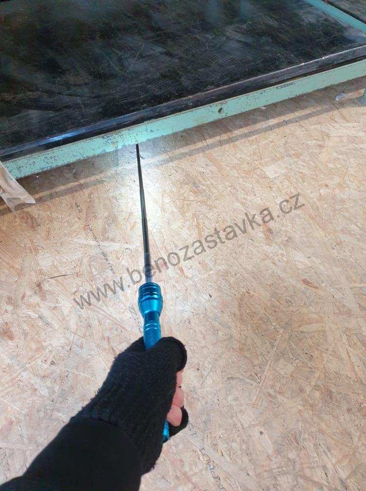 Hliníková svítilna s teleskopickým magnetem 710mm FERVI