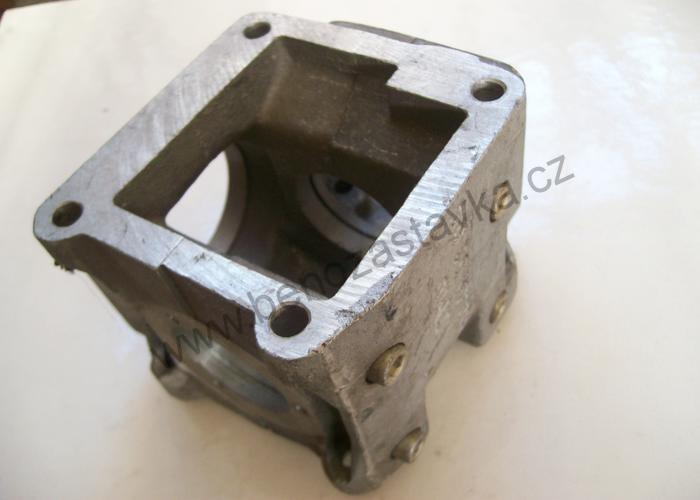 Těleso kompresoru - Zetor URII