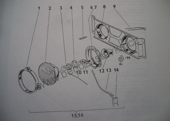 Zásuvka asymetrické žárovky, patice - Zetor